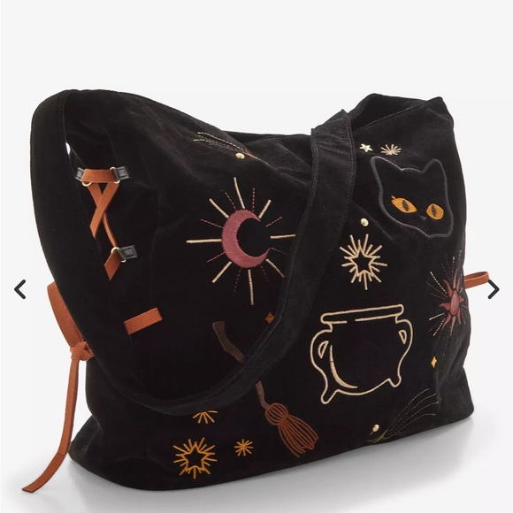 Her Universe Disney Hocus Pocus Black Icons Velvet Embroidered Crossbody Bag NWT - Picture 2 of 16